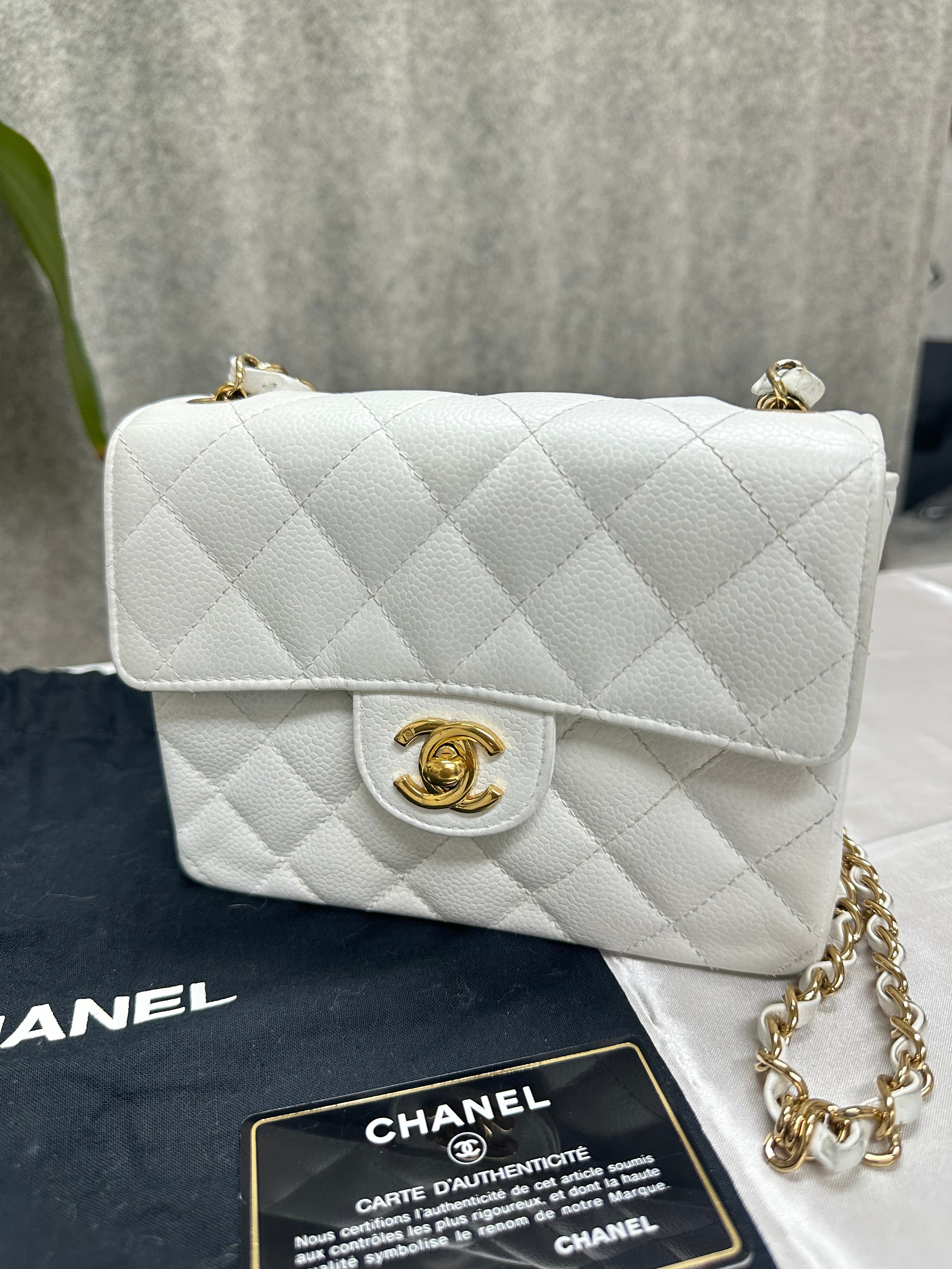 Chanel vintage mini square 17 cm white x ghw caviar, - Luxnicy