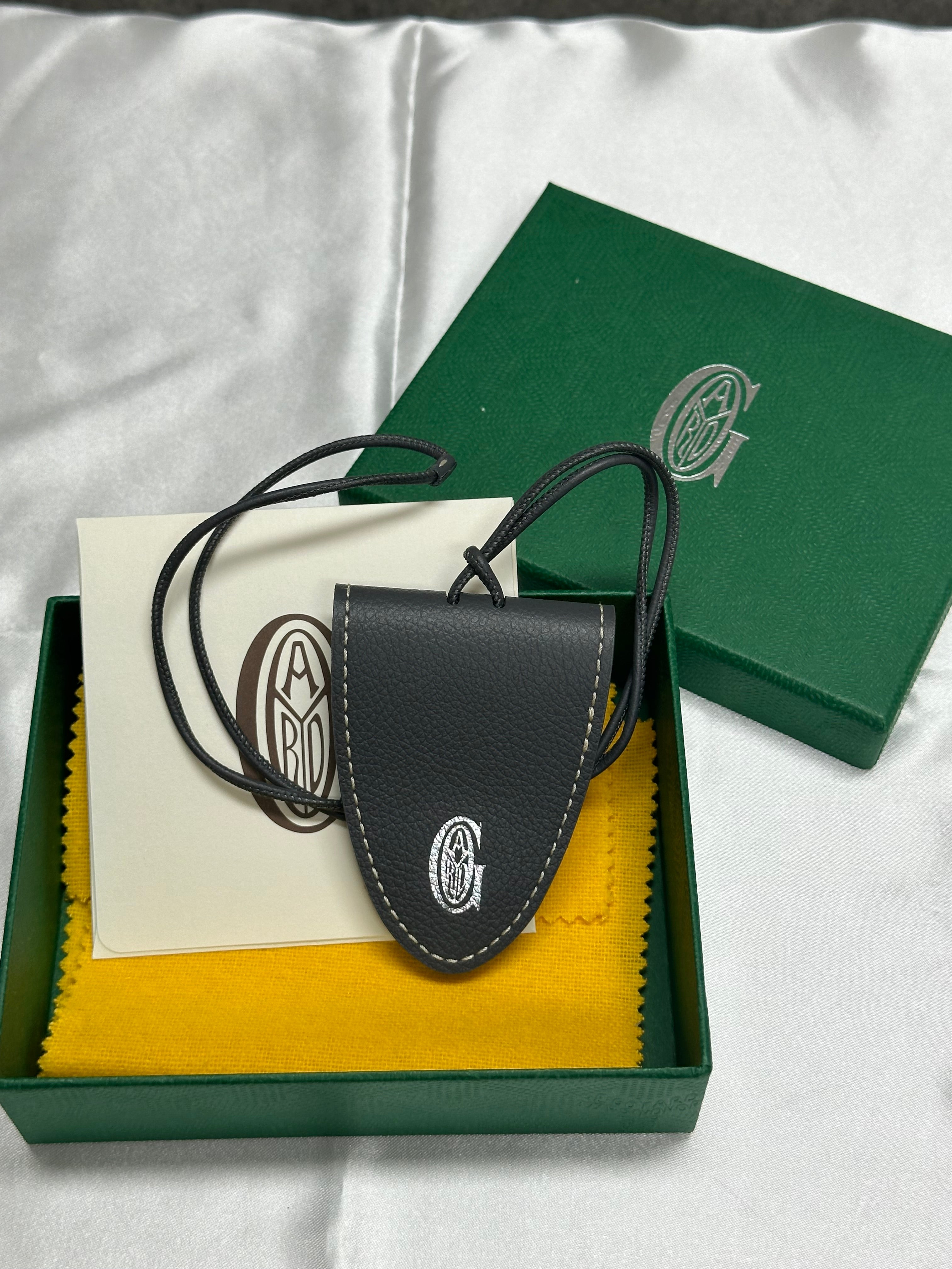 Goyard leather clip grey, - Luxnicy