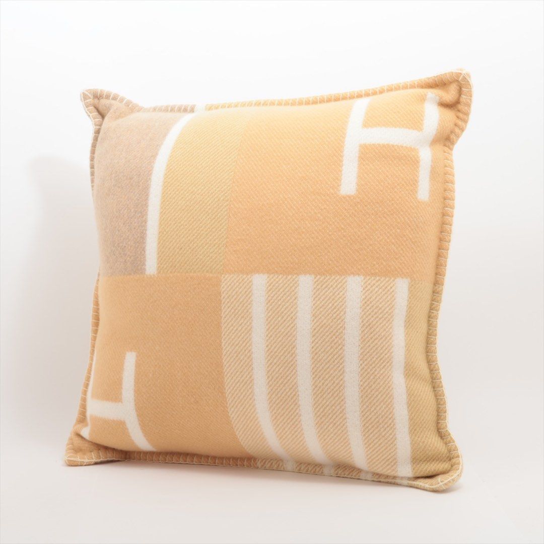 Hermes AVALONE Vibracion Cushion Wool & Cashmere Yellow Wears Lint on fabric