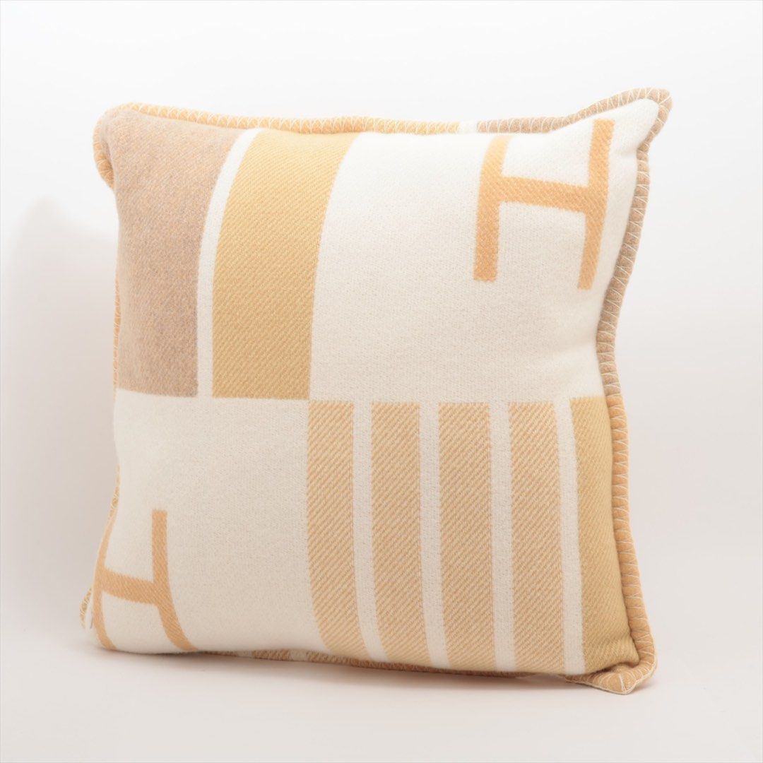 Hermes AVALONE Vibracion Cushion Wool & Cashmere Yellow Wears Lint on fabric