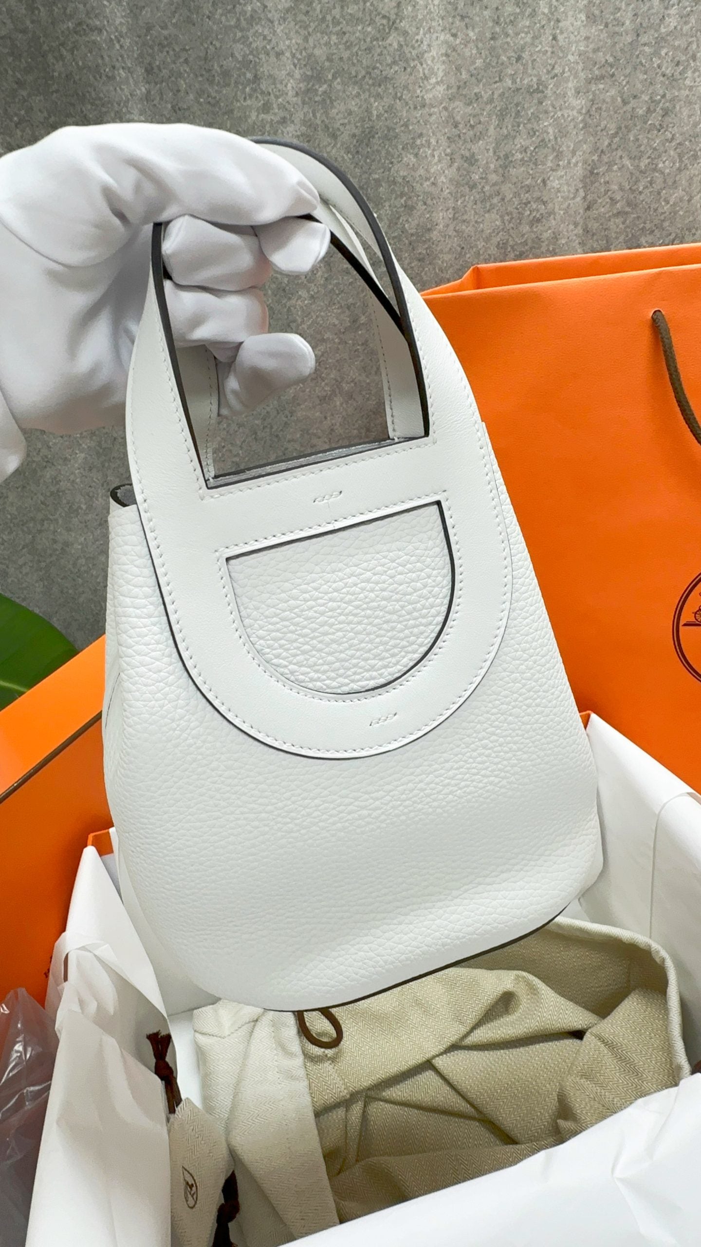 Hermes In the Loop 18 0U New White X GHW