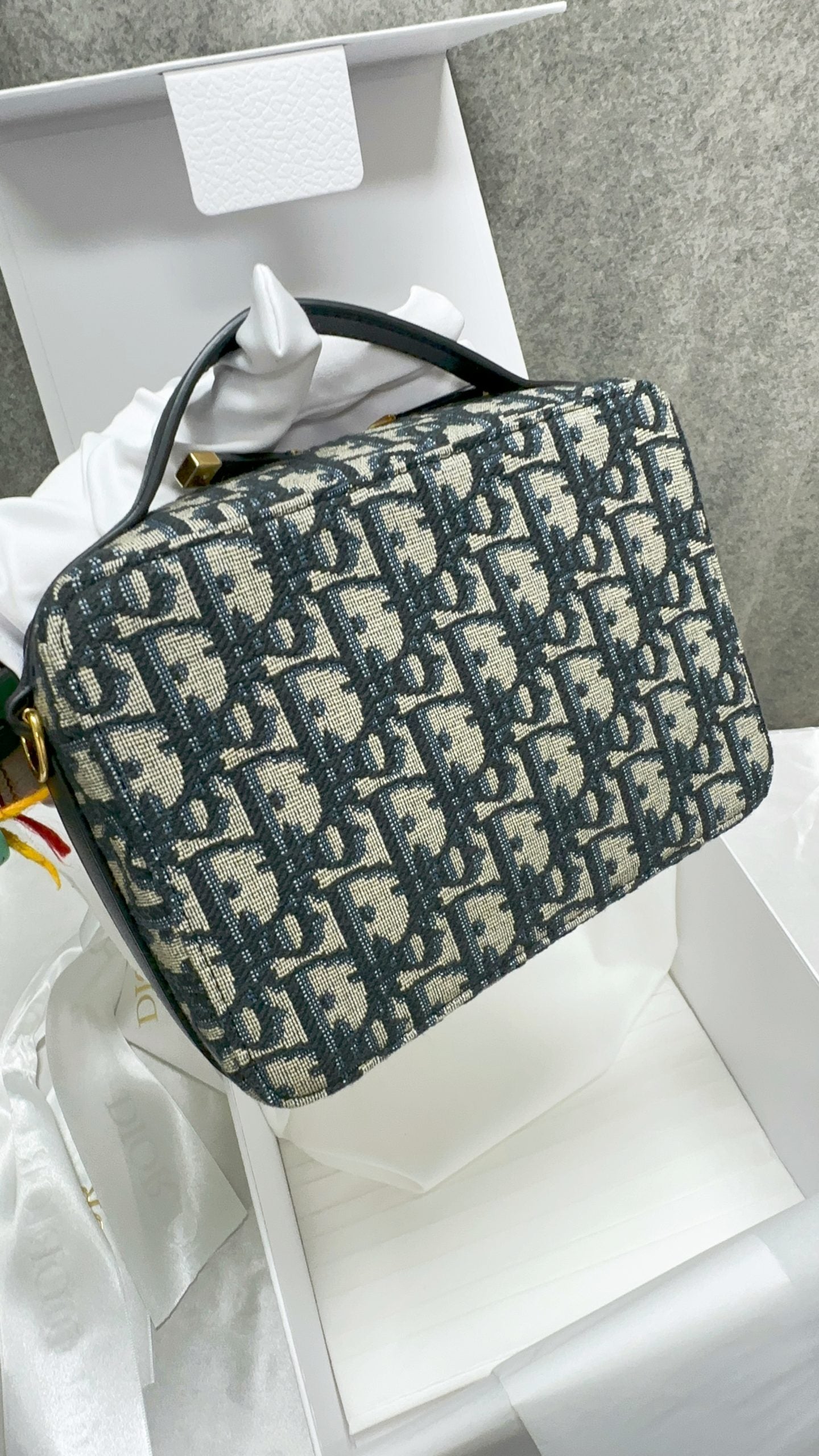 Dior 30 Montaigne Box Bag, - Luxnicy
