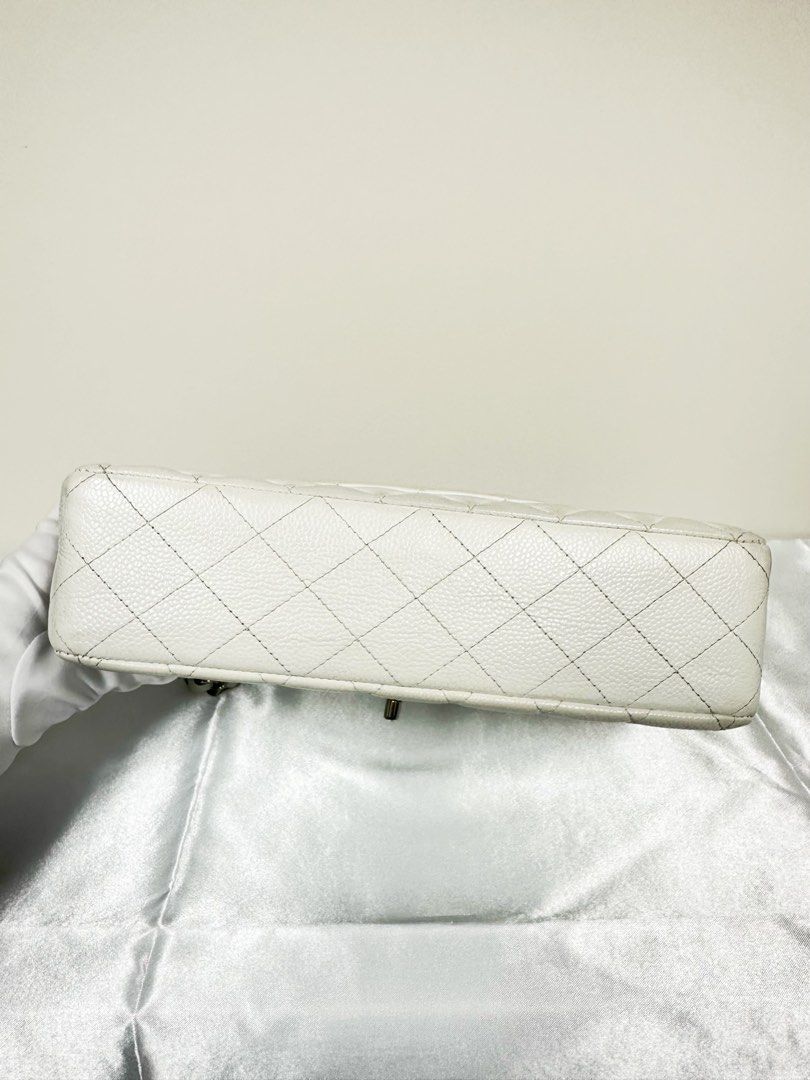 Chanel Classic Flap medium White Caviar PHW