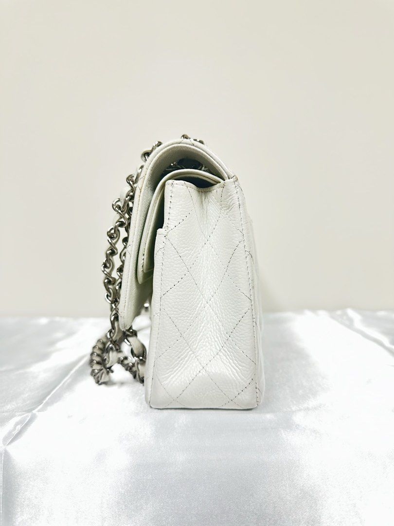 Chanel Classic Flap medium White Caviar PHW