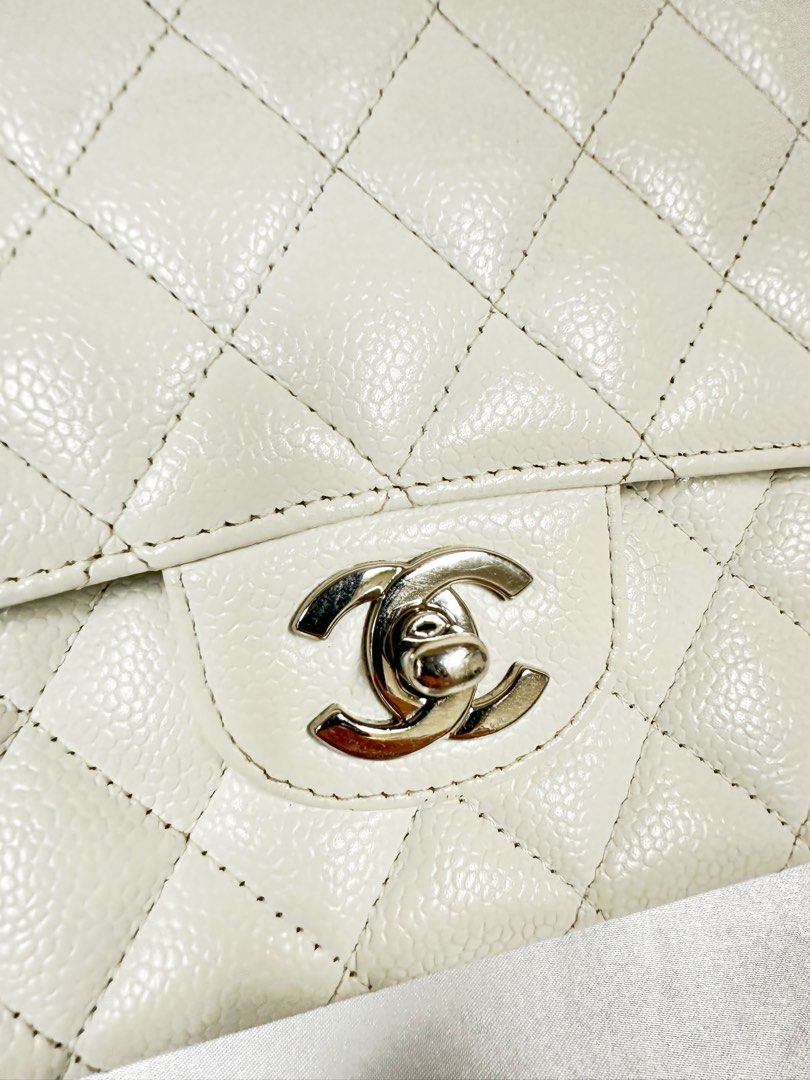 Chanel Classic Flap medium White Caviar PHW